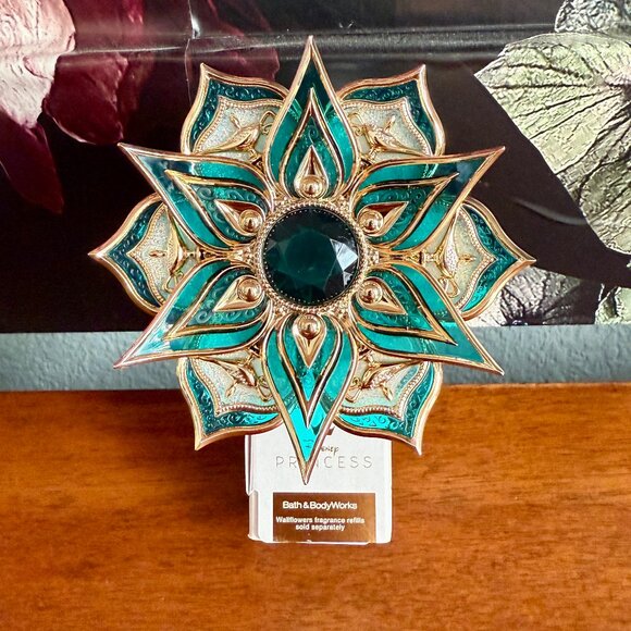 NEW JASMINE DISNEY PRINCESS Light Up & Scent Control Plug-In Bath & Body Works - Picture 4 of 4